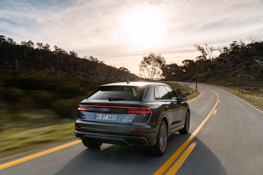  Audi Q8 55 TFSI Quattro 2018 года  (AU) (фото 6 из 17)